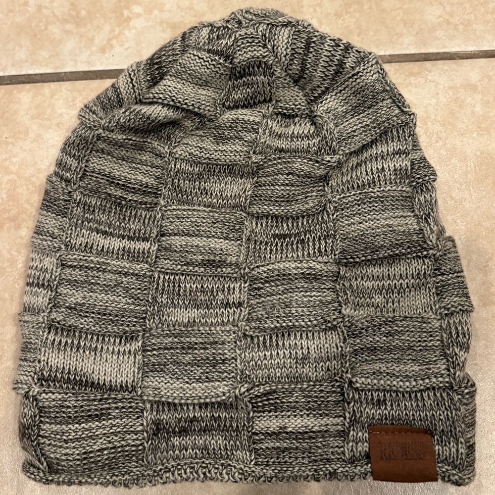 Redess Men’s Beanie Winter Hat. Brown